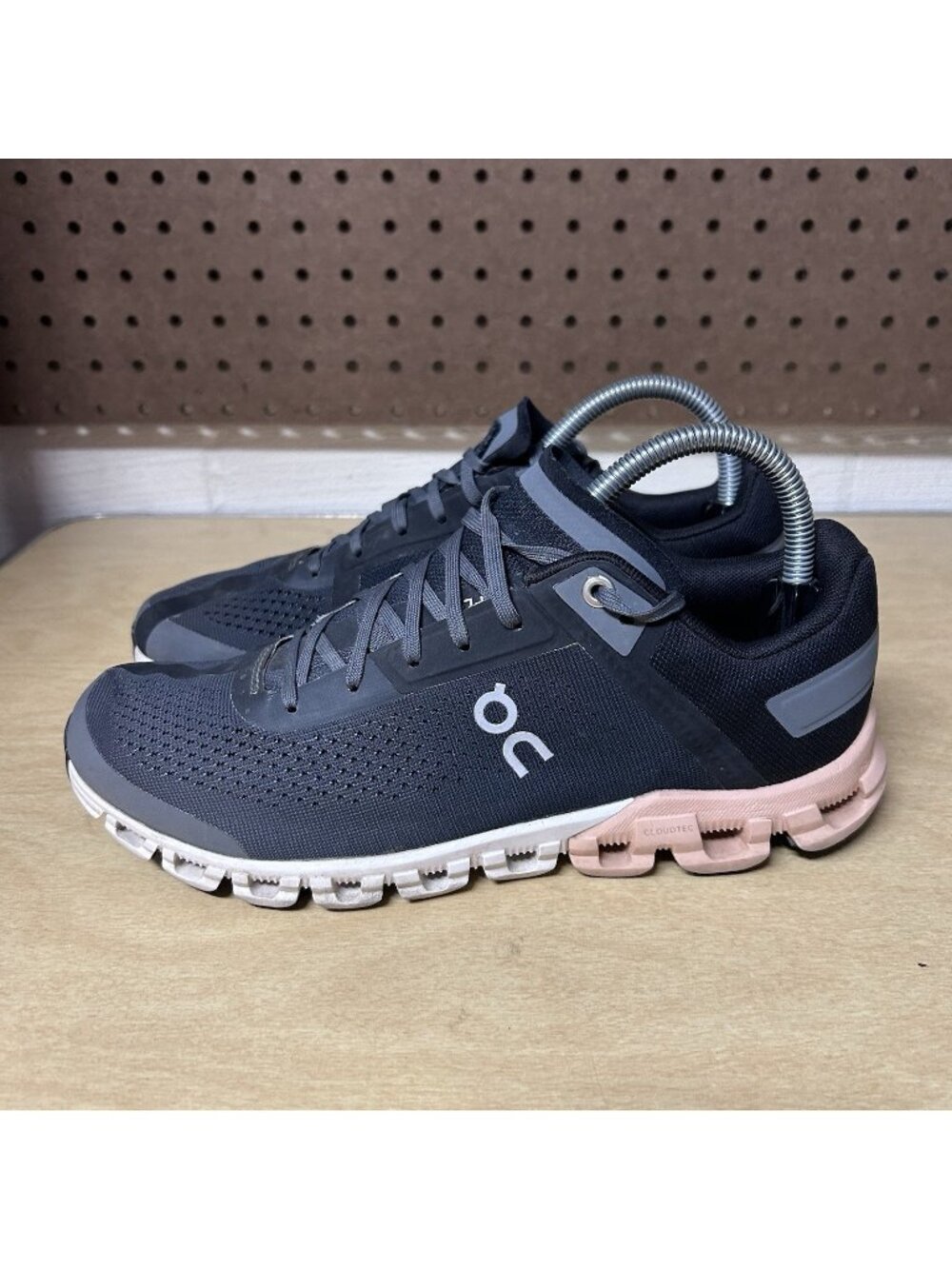 On Cloudflow Womens Size 8 Gray Black Pink Athletic Running Shoes Sneakers